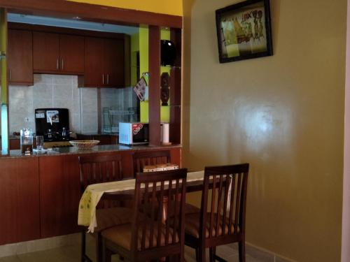 virtuvė, Annie's House in Mlolongo