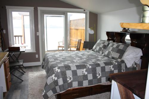 Orca Lodge in Sointula (BC)