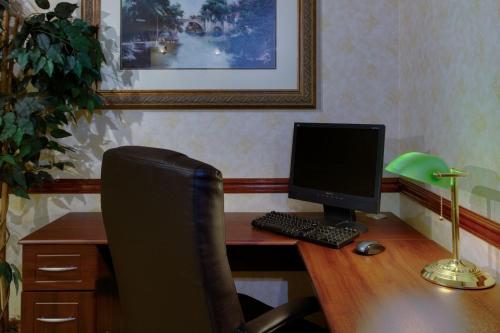 Country Inn & Suites by Radisson Brockton (Boston) MA - image 2