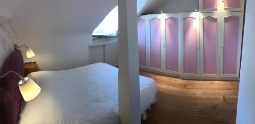 2 bedrooms, 3 beds