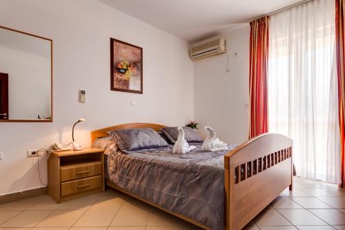 1 queen bed
