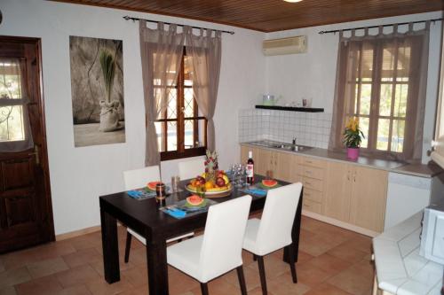  Villa Troy in 28100 Troïanáta