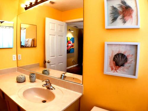 Aquamarine Hideaway - image 2