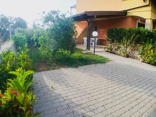  La Casa di Daisy, Ferienwohnung in Santa Maria al Bagno