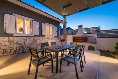 Amygdalia Villa with Private Pool, by ZanteWize 3