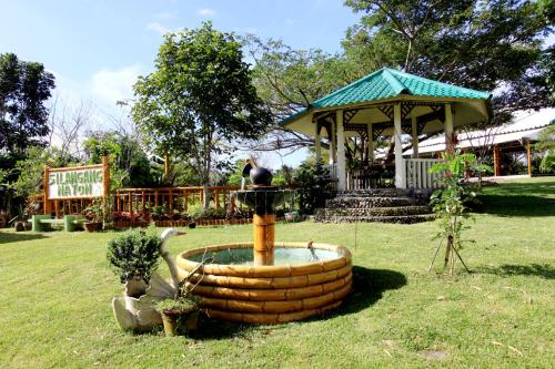 Silangang Nayon Park and Restaurant in Padre Burgos (Quezon)