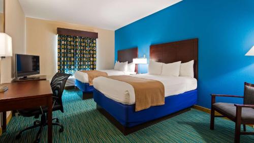 Queen Room with Two Queen Beds - Disability Access/Roll-in Shower