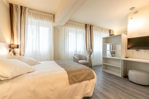 La Dolce Vita Hotel - main image