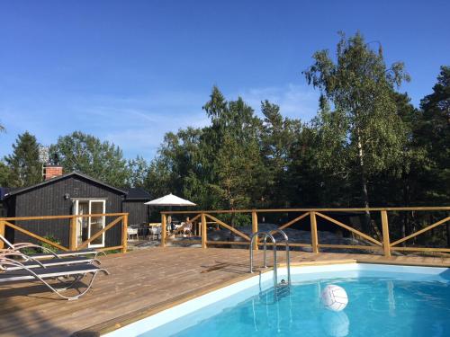 Archipelago-house with pool, boat and bikes - Kolvik