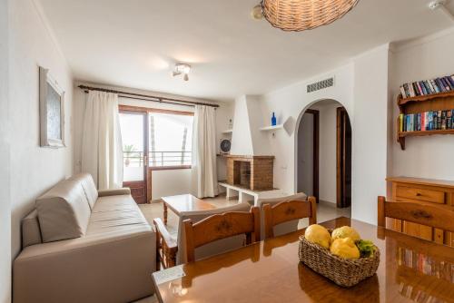 Apartamentos Ros Santa Eularia des Riu 