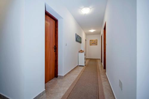  LADONJA BB ROOMS, Family run Bed & Breakfast in Rovinjsko Selo