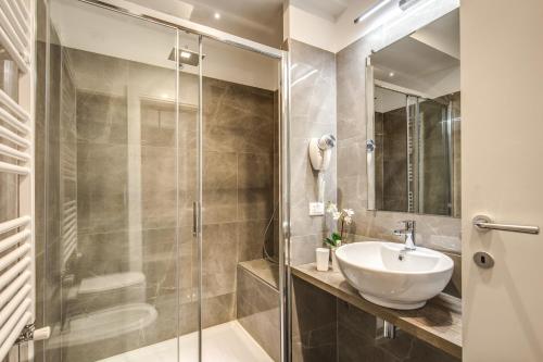 River Luxury Suites - image 7