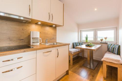 One-Bedroom Apartment image 7