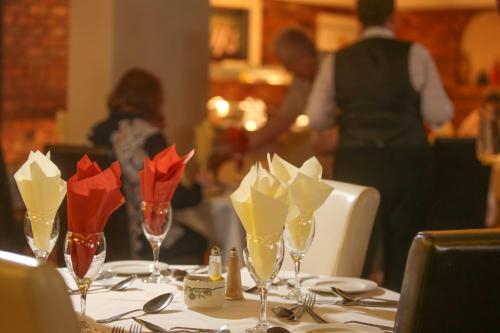 Tiffany's Hotel - image 11