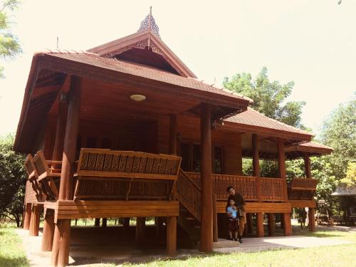 %name โมมอร์ เดอะ ฟาร์ม เขาใหญ่