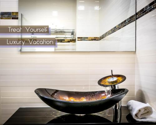 3 Room Deluxe Apartment - Seaview image 1