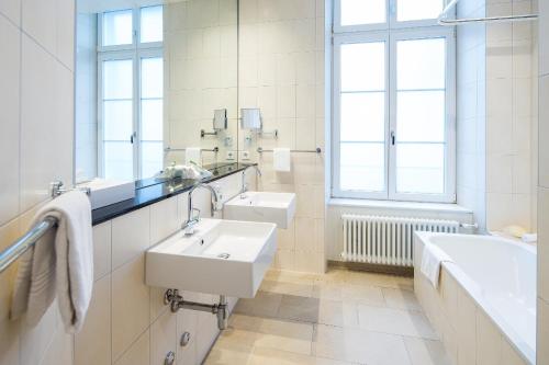 ห้องน้ำ, โรงแรมชไวเซอร์โฮฟ บาเซล (Hotel Schweizerhof Basel) in บาเซลเซนทรุม