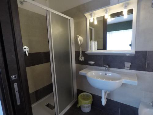 Classic Triple Room image 4