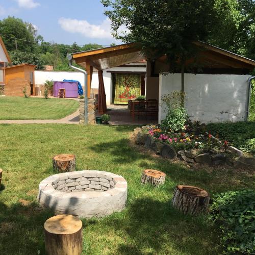  Sadhana Yoga Retreat Centre in Vindornyalak