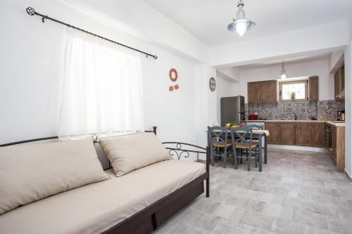 Ourania - Traditional House