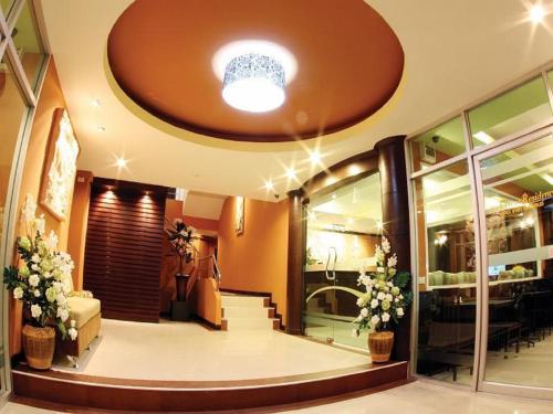 ล็อบบี้, โรงแรมเดอะเกรท เรสซิเดนซ์ สุวรรณภูมิ (Great Residence Suvarnabhumi Hotel) near วัดศรีวารีน้อย