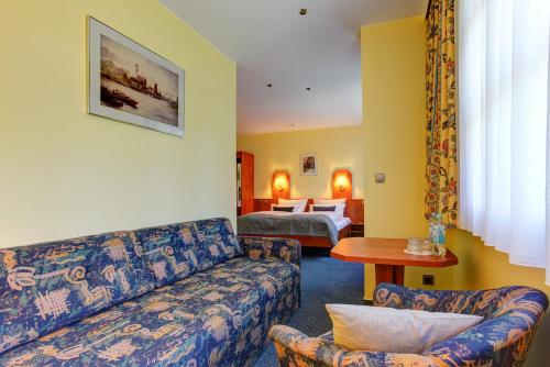 Hotel Elbinsel - main image
