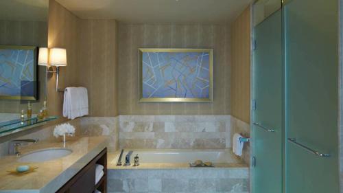 Premier King room with Harbour View