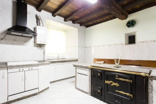  Casa Tipica De La Zona con barbacoa y parking, Unterkunft in Muras