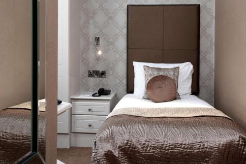 1 twin bed