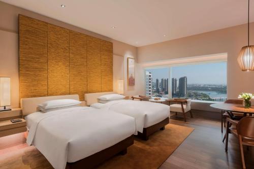 Twin Room with Bay View room in Hyatt Regency Xiamen Wuyuanwan