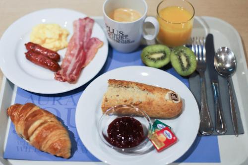 Brit Hotel Rouen Nord Mont Saint Aignan - image 2
