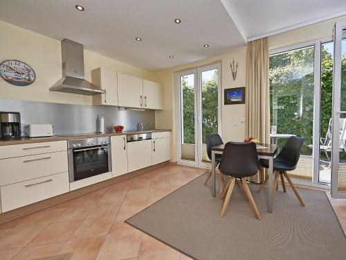 Haus Mowe Apt 04 Rugen Price Address Reviews