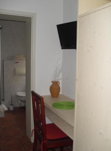 Single Room image 1