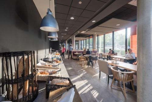 Campanile Le Mans Centre - Gare - image 10