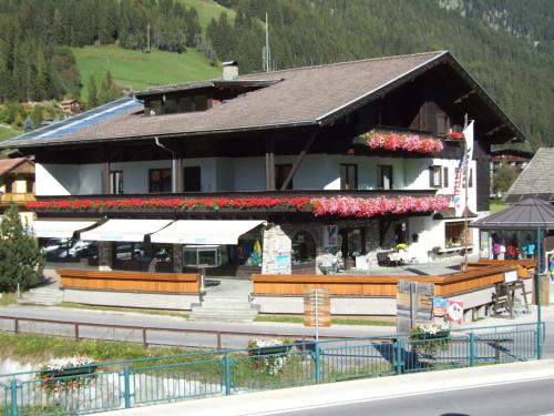  Sporthaus Troger, Pension in St. Jakob in Defereggen