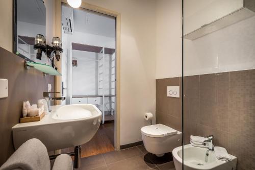 Superior Triple Room image 5