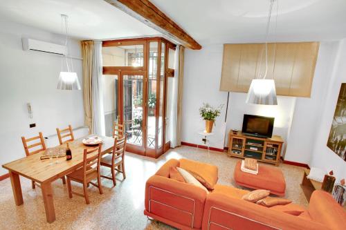 Ca' Cortigiane Suite by Ca Cortigiane 2