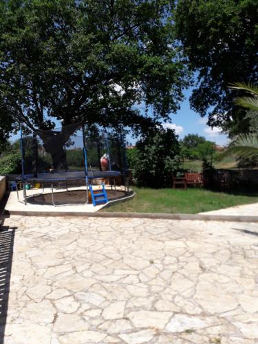 兒童遊樂場, Apartman Ilaria in 利斯也