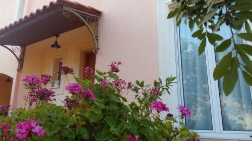 Cozy guest house with great view in Ancient Corinth