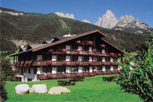 Residence Anda - Hotel - Pozza di Fassa