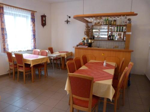 Restorāns, Penzion u Krumlova in Prisečna