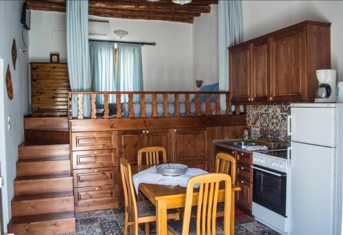  Grandmother's house in Psinthos