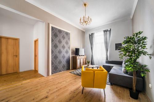Nyár 3 Bedroom Centre Entire Home - image 10