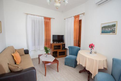 المنظر الخارجي, Villa Zacharo in باتموس