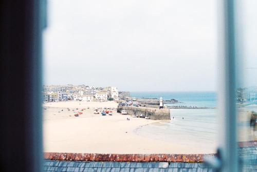 Trevose Harbour House - image 12
