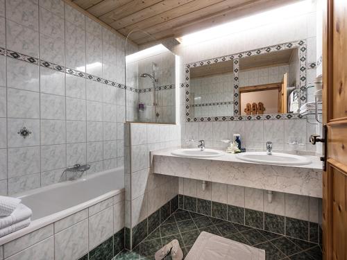 Hotel Hubertushof - image 11