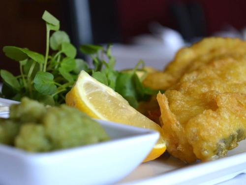 Cliff Hotel - image 8