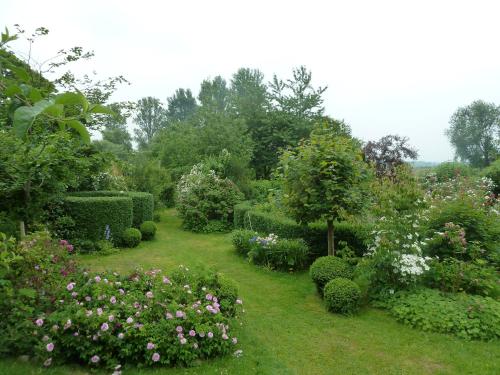 花園, Gutshaus Altbauhof in 達爾貢