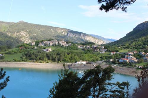 location vacances 5 place des moulieres in Saint-Julien-Du-Verdon