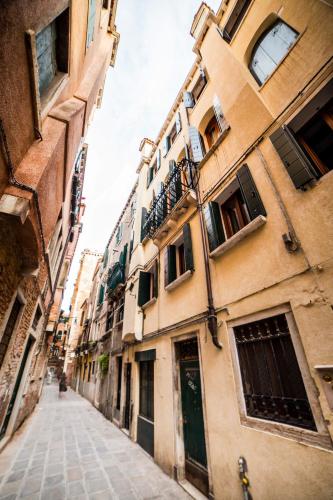 Ca' Drio San Marco - Tap to explore photos